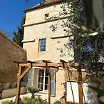 펜션 Tour Du Xviiie Siecle, 1 Chambre, Cinema & Jacuzzi