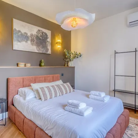 Tour Du Xviiie Siècle, 1 Chambre, Cinéma&jacuzzi *