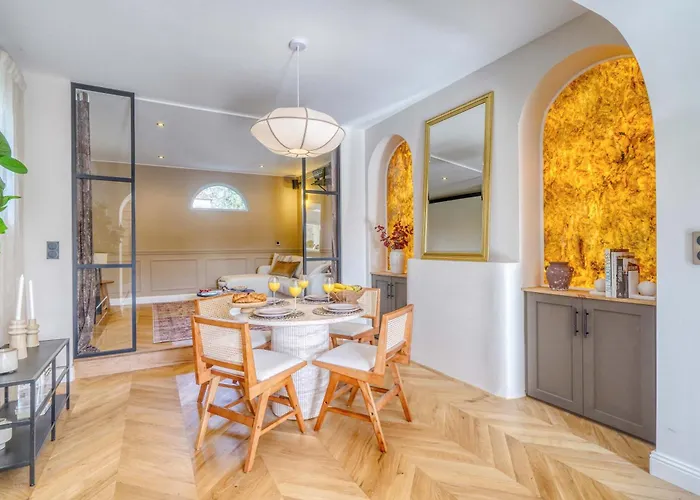 Tour Du Xviiie Siècle, 1 Chambre, Cinéma&jacuzzi * Villenave-dʼOrnon