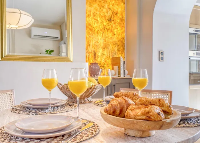 Tour Du Xviiie Siècle, 1 Chambre, Cinéma&jacuzzi *
