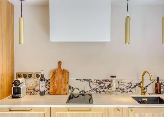 Tour Du Xviiie Siècle, 1 Chambre, Cinéma&jacuzzi * Villenave-dʼOrnon