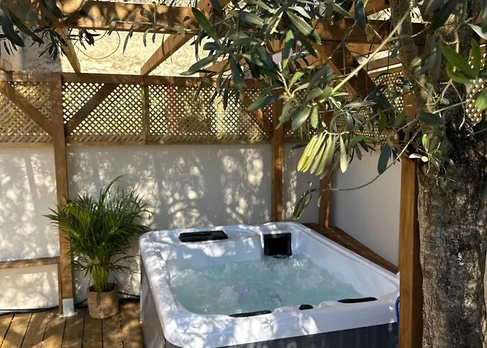 Tour Du Xviiie Siècle, 1 Chambre, Cinéma&jacuzzi Сasa de vacaciones
